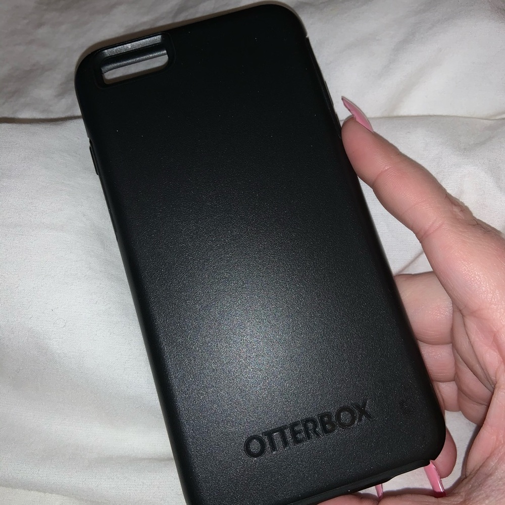 BLACK 6s+ OTTERBOX CASE